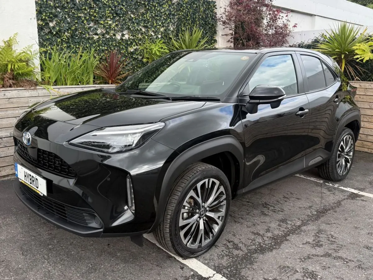 Toyota Yaris Cross 1.5 HYBRID / SOL TOP SPEC / LOW - Image 1