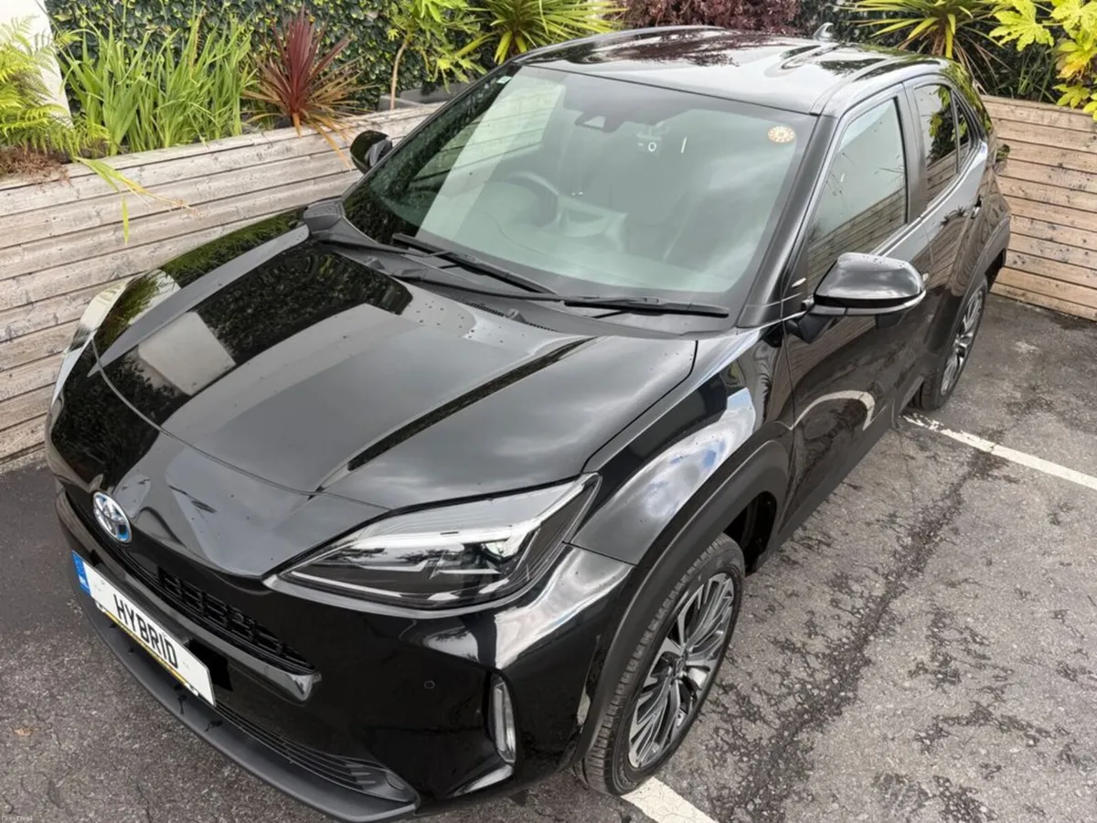 Toyota Yaris Cross 1.5 HYBRID / SOL TOP SPEC / LOW - Image 2