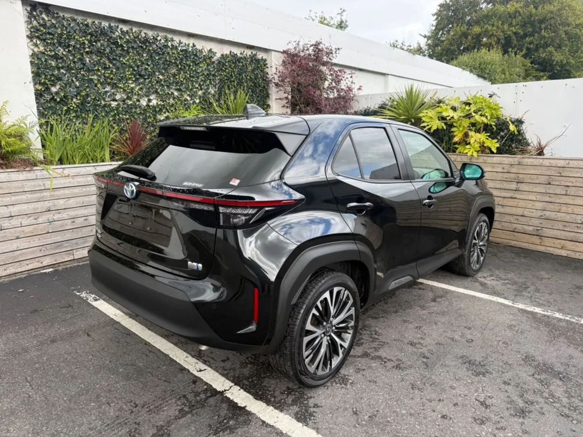Toyota Yaris Cross 1.5 HYBRID / SOL TOP SPEC / LOW - Image 6