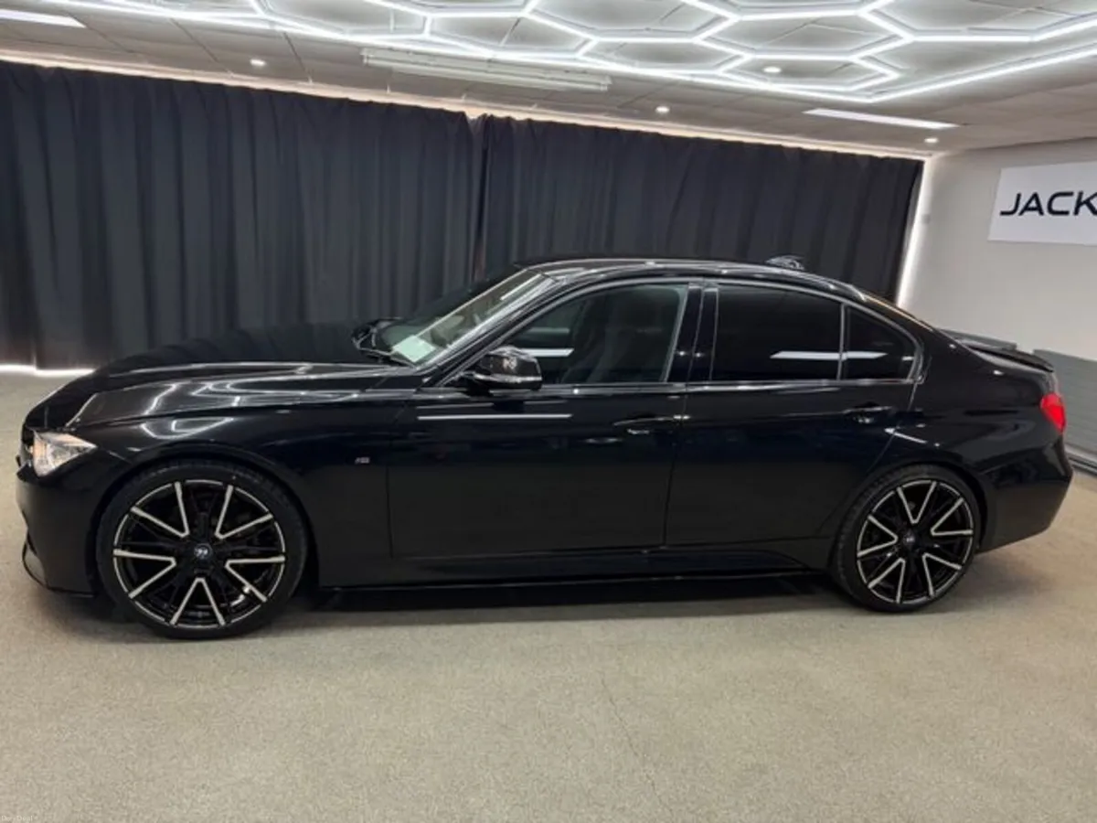 BMW 3-Series 320D - Image 6