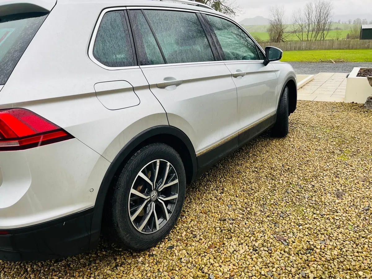 Volkswagen Tiguan - Image 2