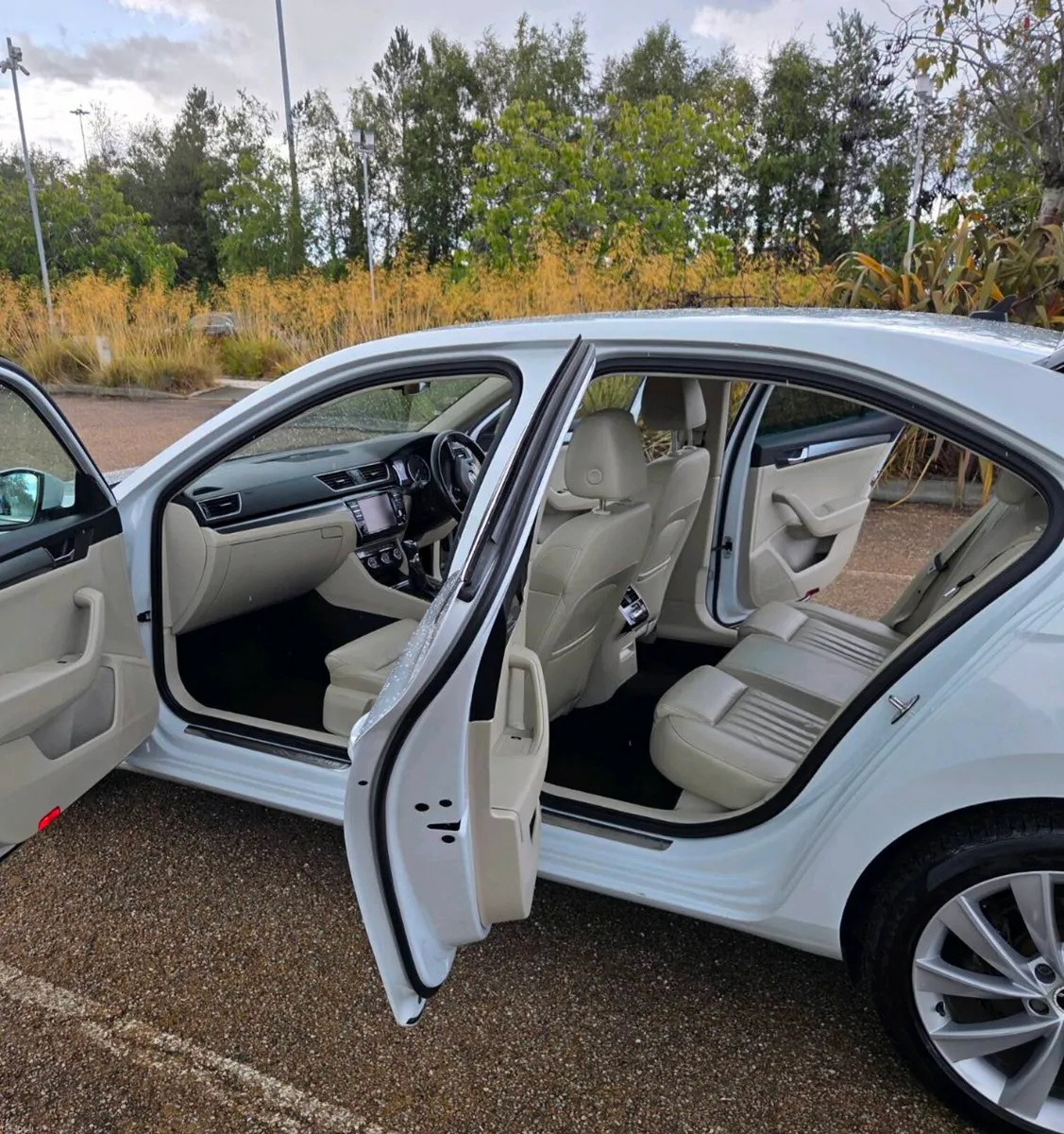 Skoda Superb - Image 2