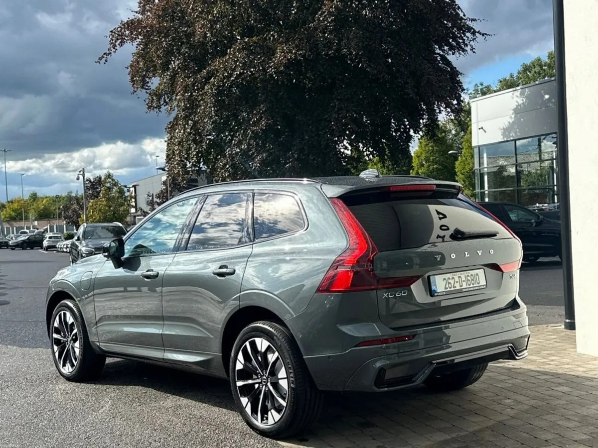 Volvo XC60 XC60 T6 Plus Dark AWD PHEV--Panoramic R - Image 5