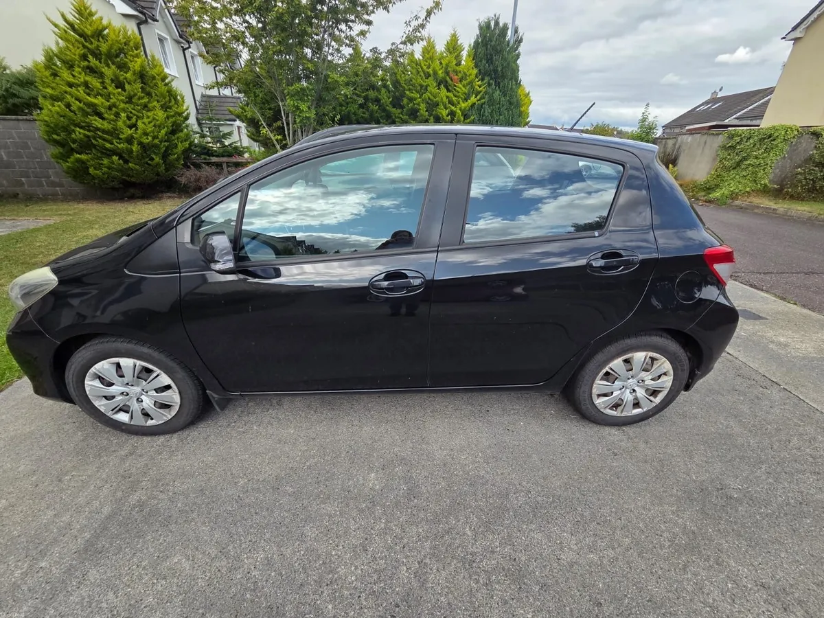 Toyota Yaris 2014 - Image 2