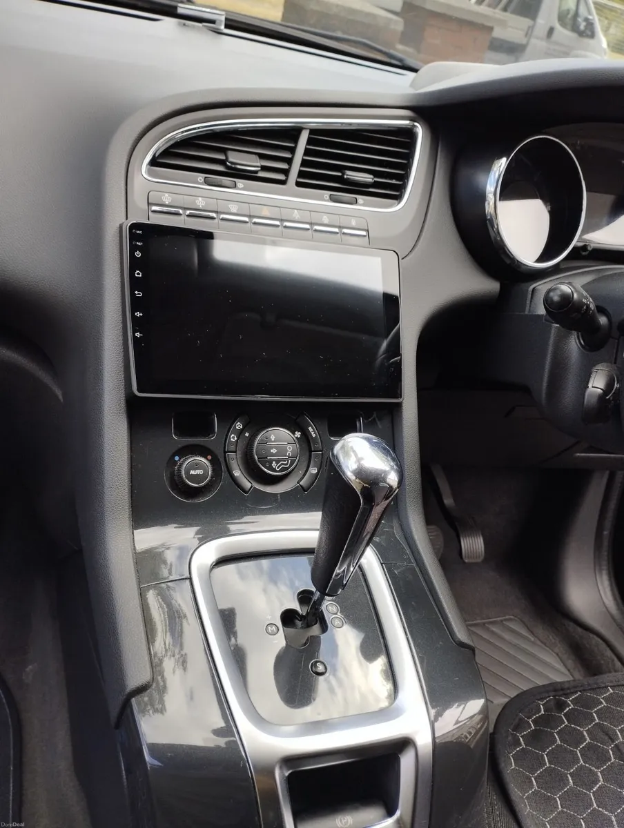 Peugeot 5008 2011 - Image 4