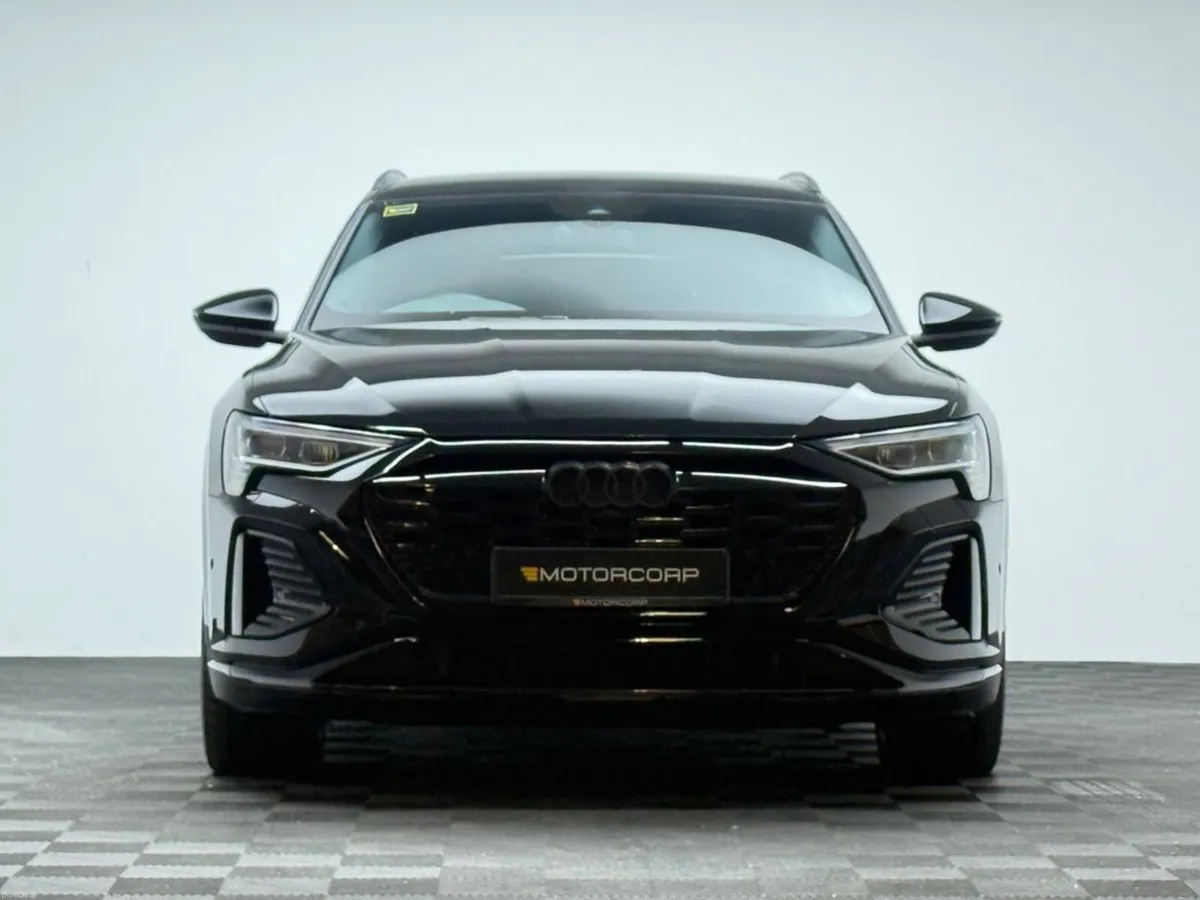 Audi Q8 e-tron BLACK EDITION 55 QUATTRO - Image 2