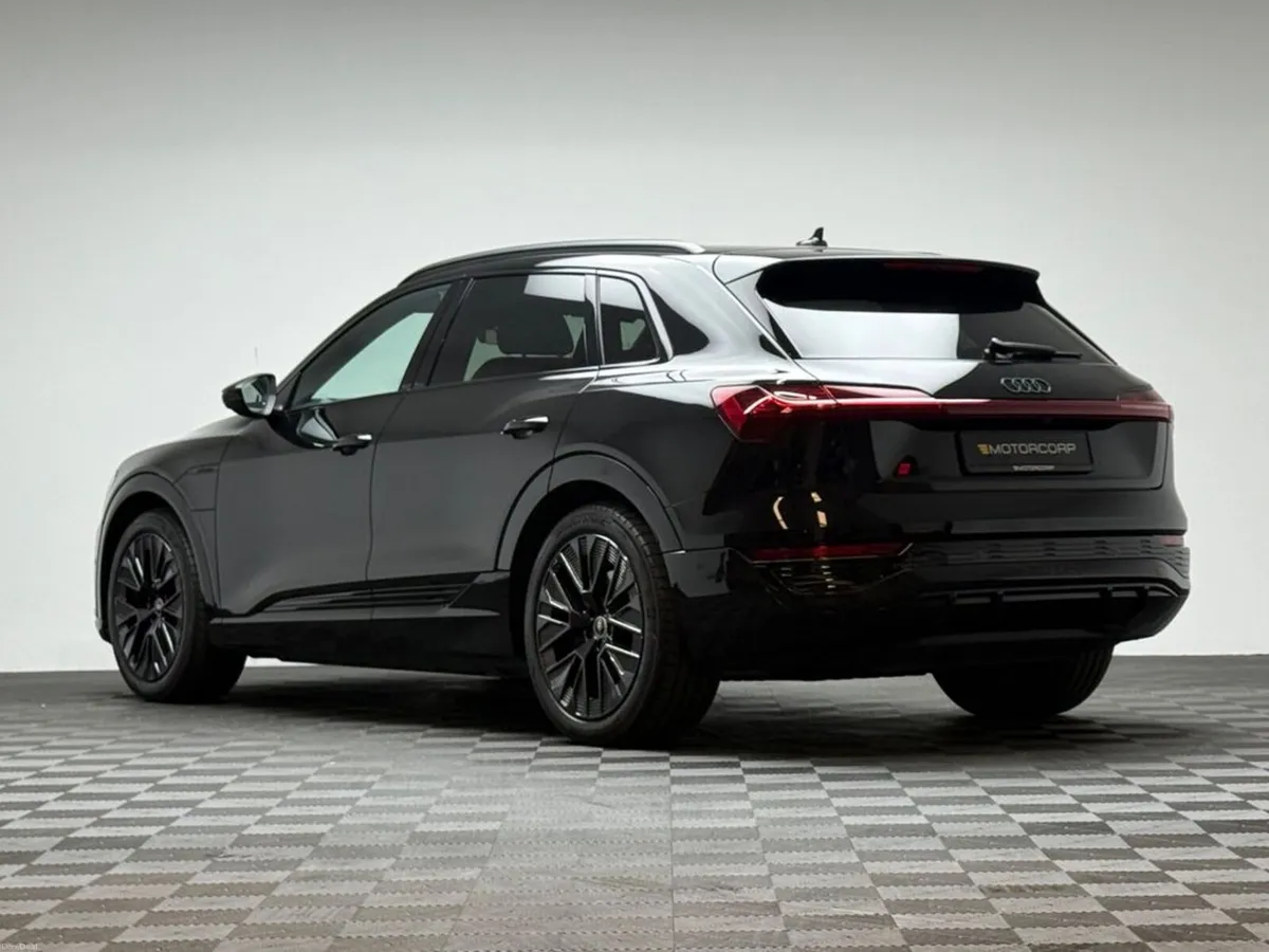Audi Q8 e-tron BLACK EDITION 55 QUATTRO - Image 5