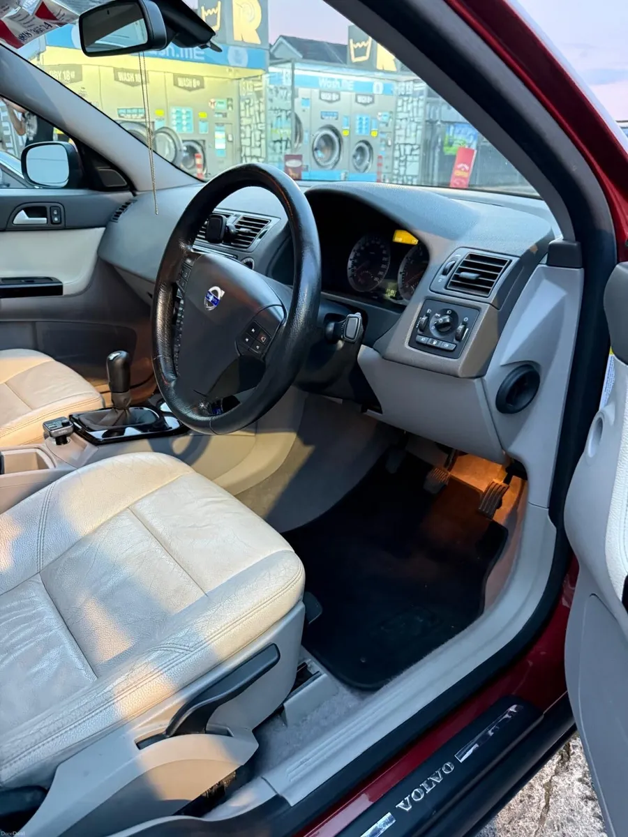 Car - Image 3