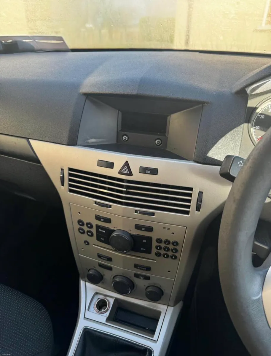 Opel Astra 1.4 Petrol - Image 4