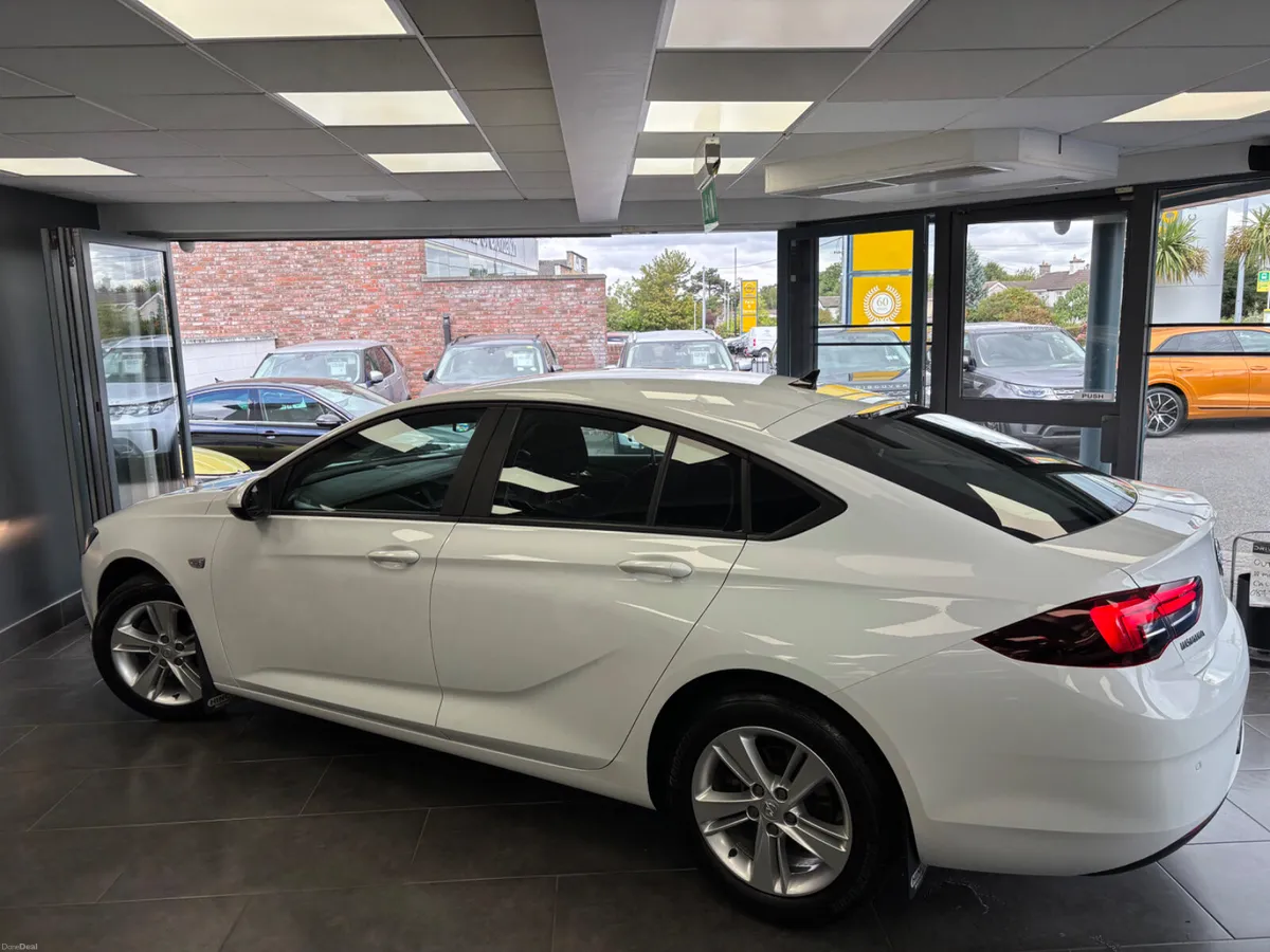 Opel Insignia 2020 1.5 Turbo SC***1 Year Warranty - Image 6