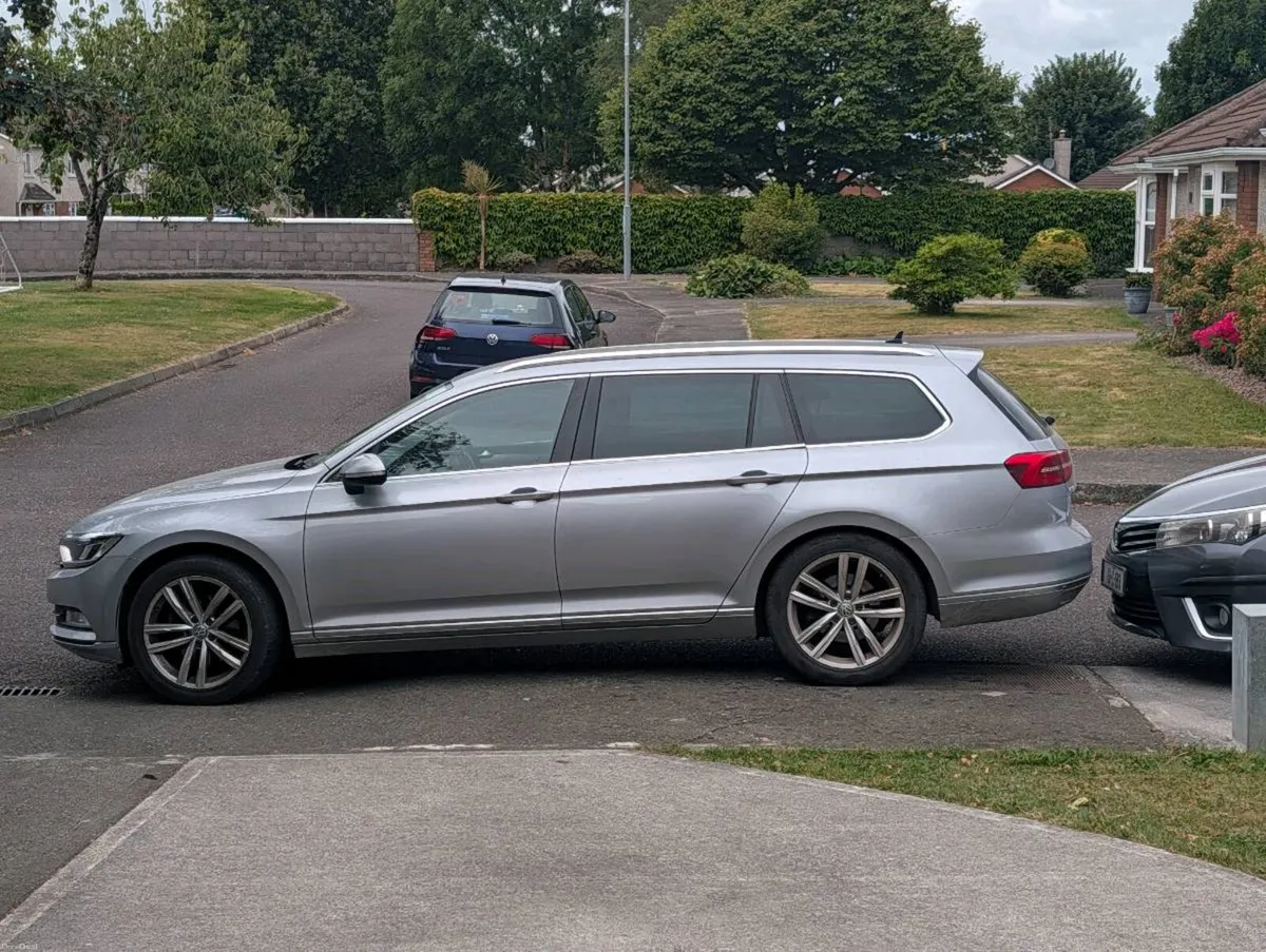 Volkswagen Passat Estate - Image 1