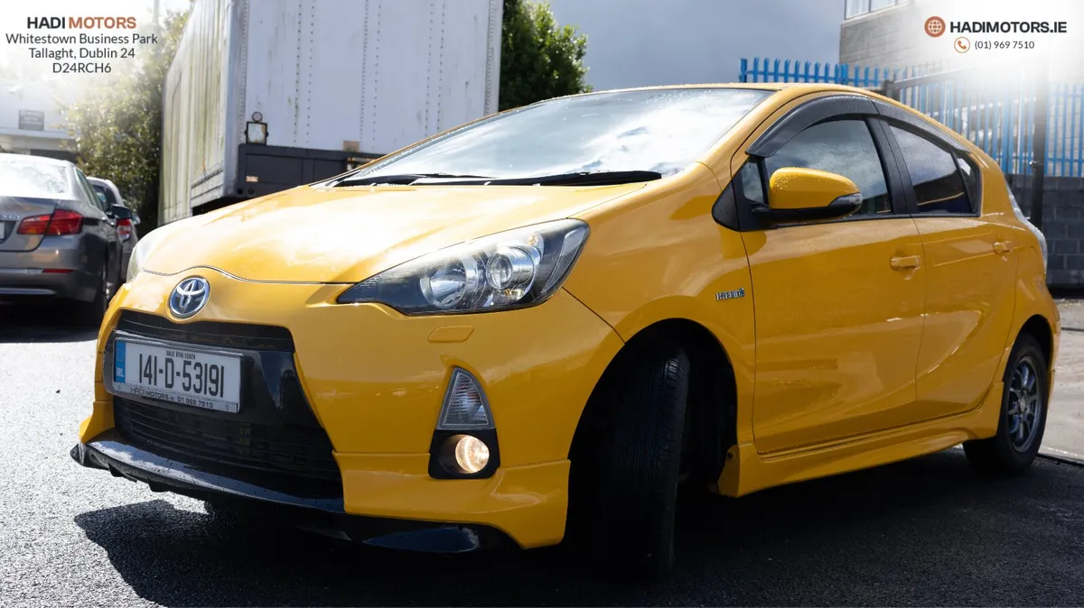 TOYOTA AQUA 2014 YELLOW HYBRID - Image 3