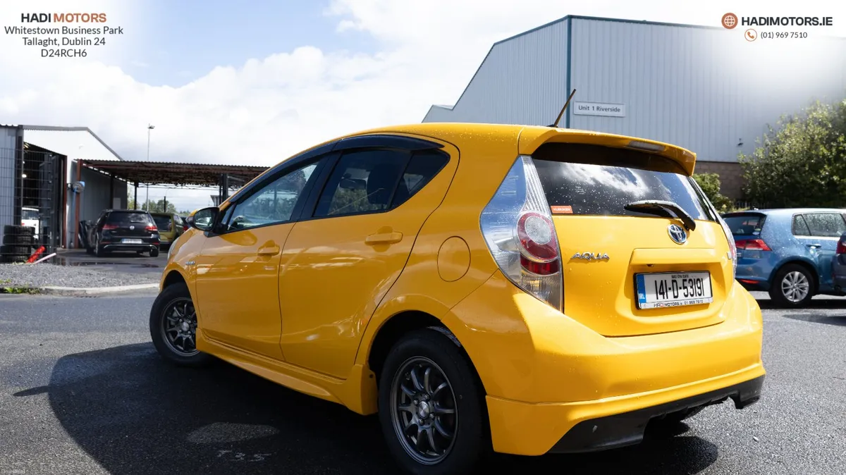 TOYOTA AQUA 2014 YELLOW HYBRID - Image 4