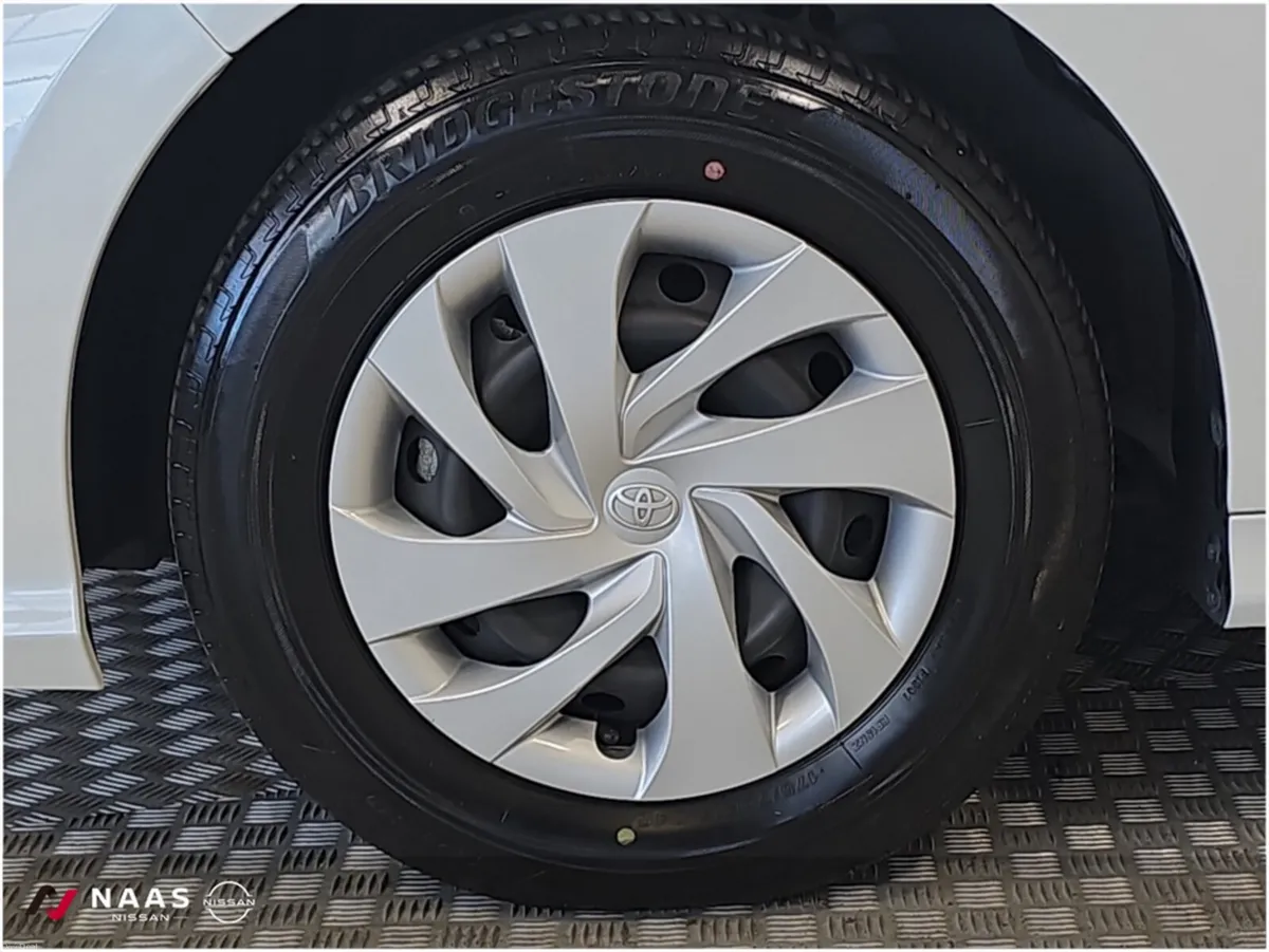 Toyota Yaris 1.0 LUNA - Image 6