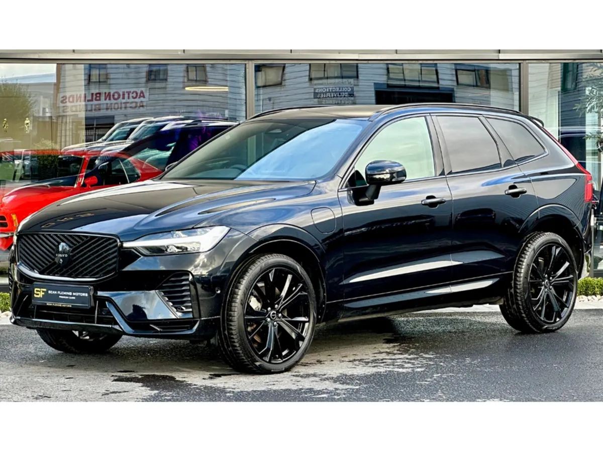 Volvo XC60 + T6 PHEV A PLUS EDITION AWD BLACK - Image 2