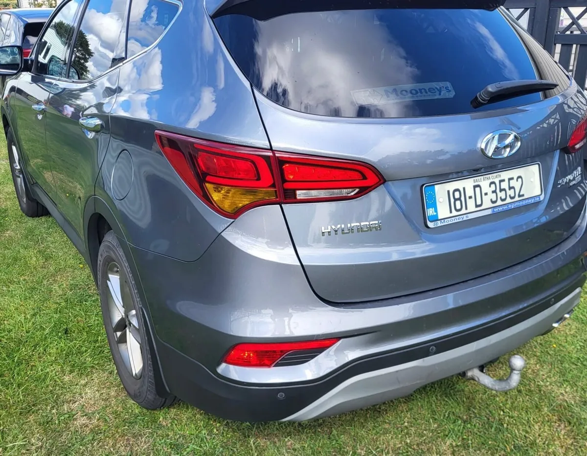 Hyundai Santa Fe EXECUTIVE 4WD - Image 3