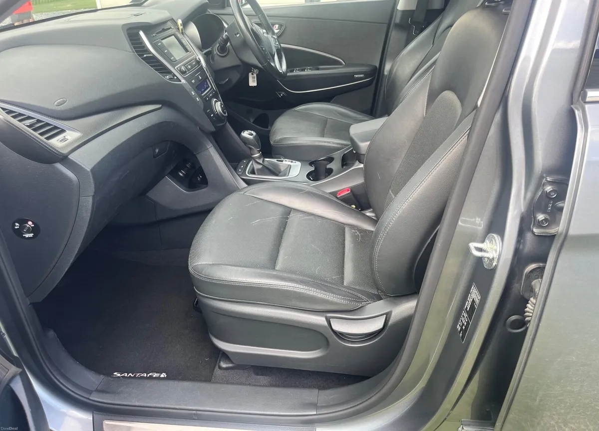 Hyundai Santa Fe EXECUTIVE 4WD - Image 5