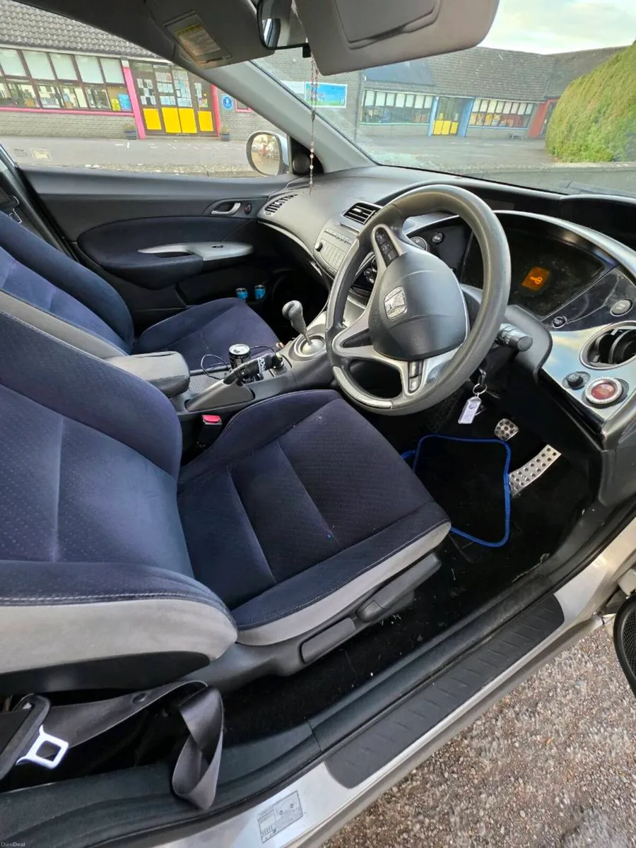 Honda civic 2006 1.8 - Image 4
