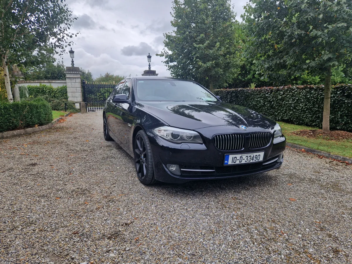 BMW 520 AUTO ,NEW NCT ,T/CHAIN BMW SERVICE HISTORY - Image 1