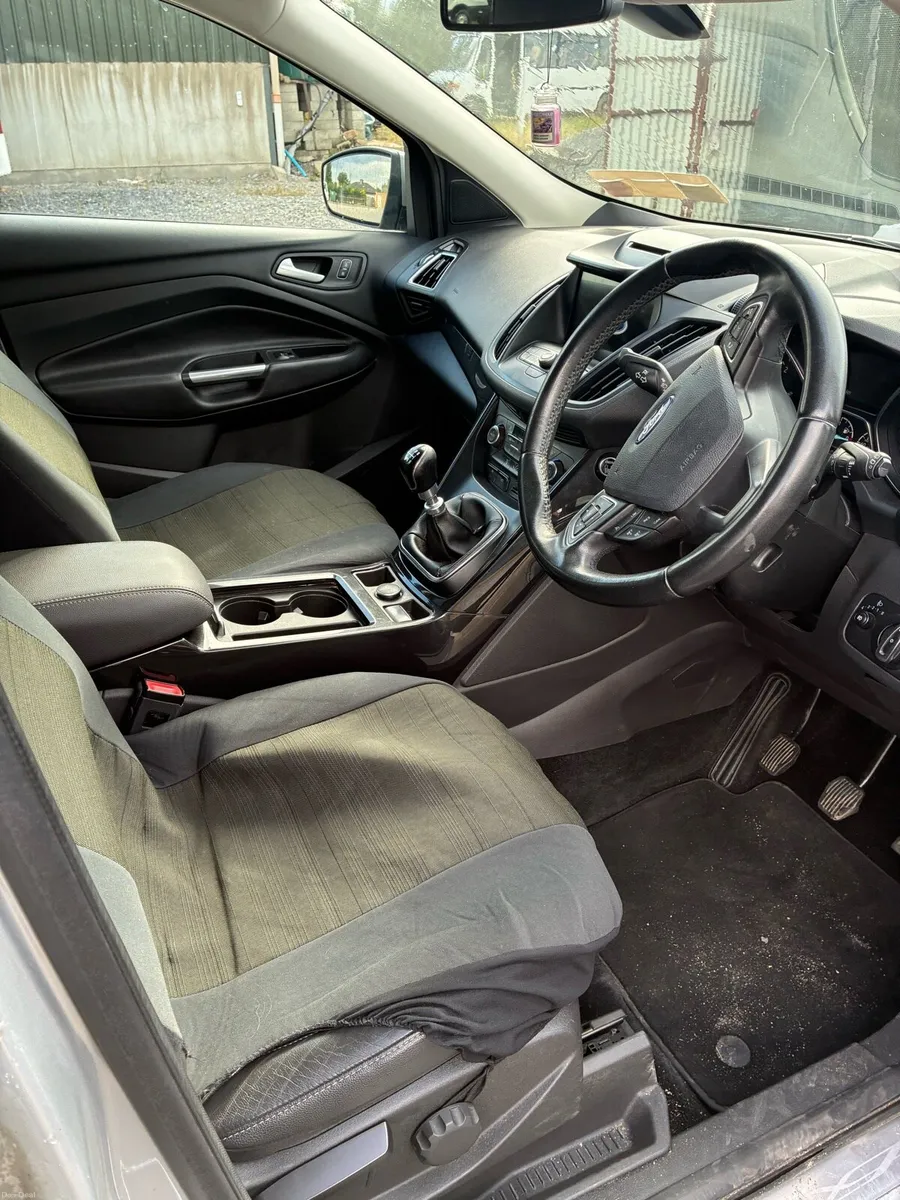 Ford Kuga - Image 4