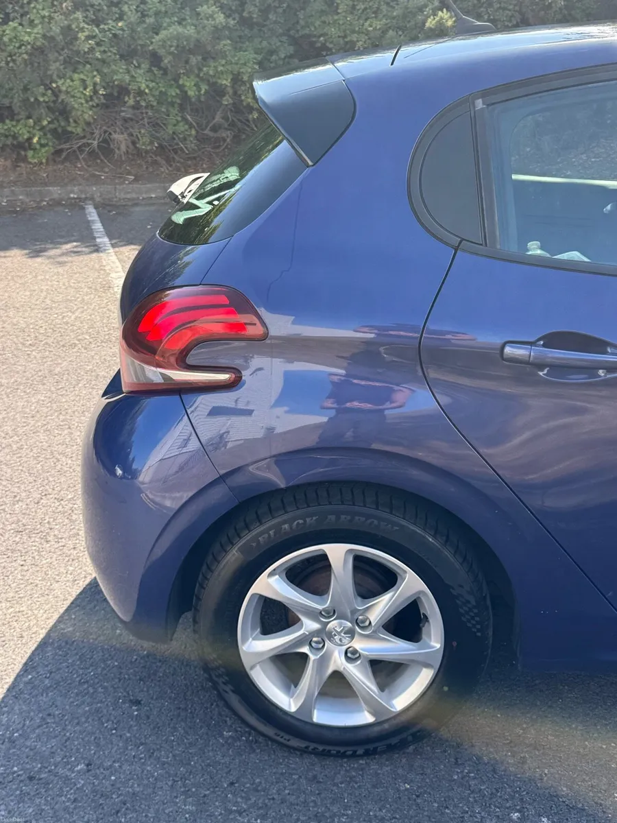Peugeot 208 1.6hdi Active 5Dr - Image 6