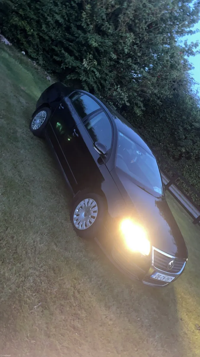 Volkswagen Passat - Image 1