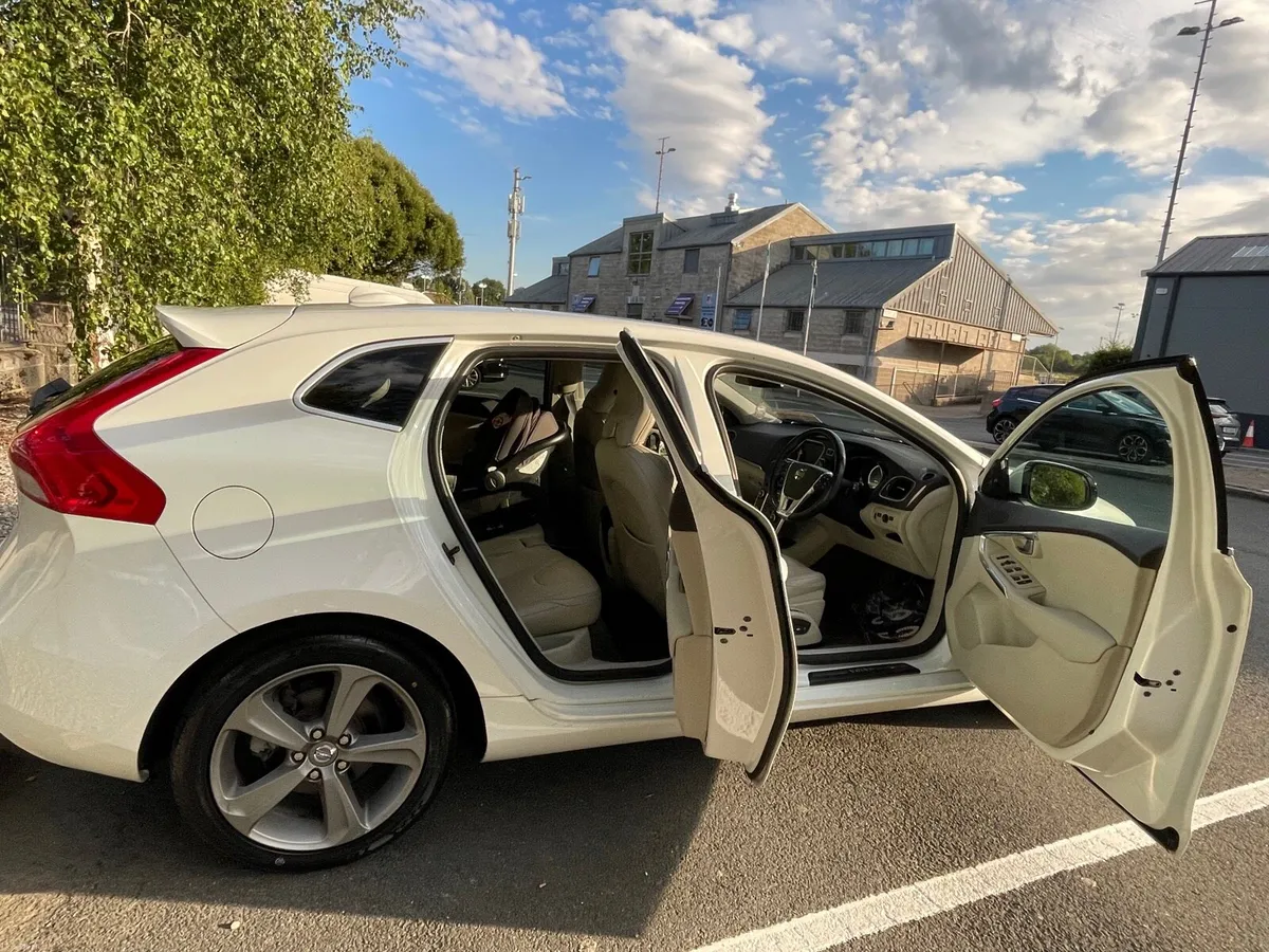 2013 Volvo V40 1.6 Petrol Automatic - 130000km - Image 6