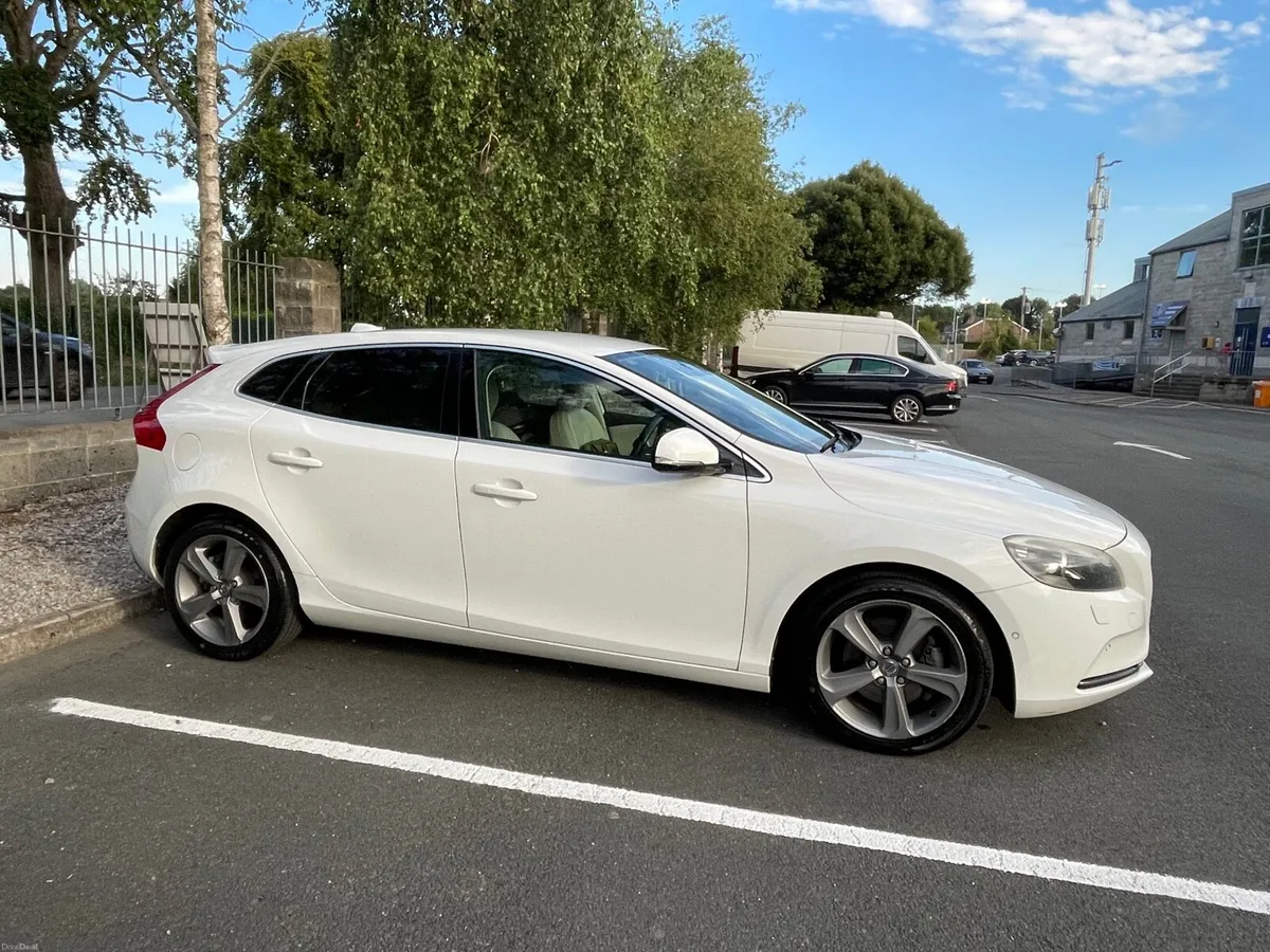 2013 Volvo V40 1.6 Petrol Automatic - 130000km - Image 3