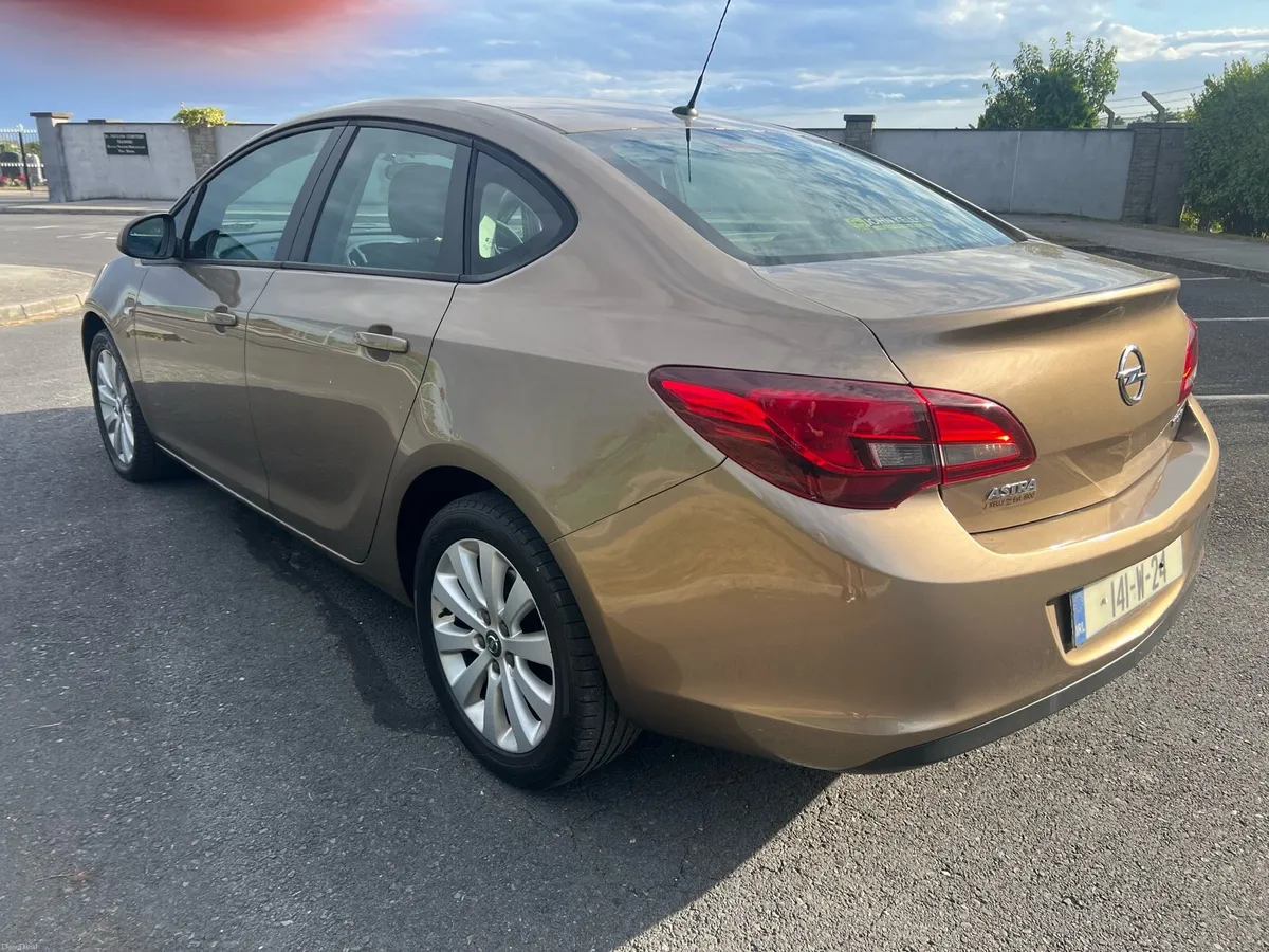 Astra 1.7d Saloon FSH NCT 01/2027 - Image 5