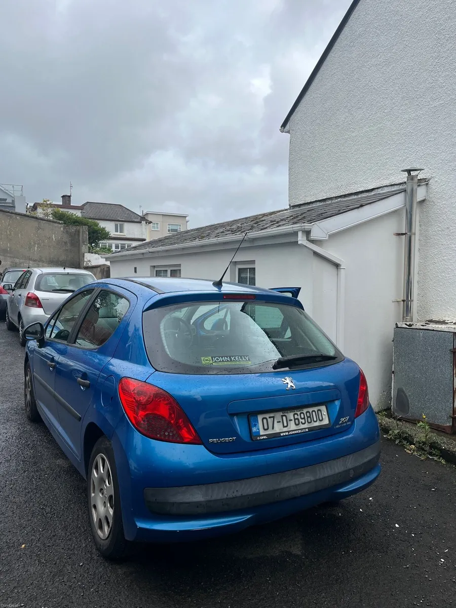 Car - Image 4