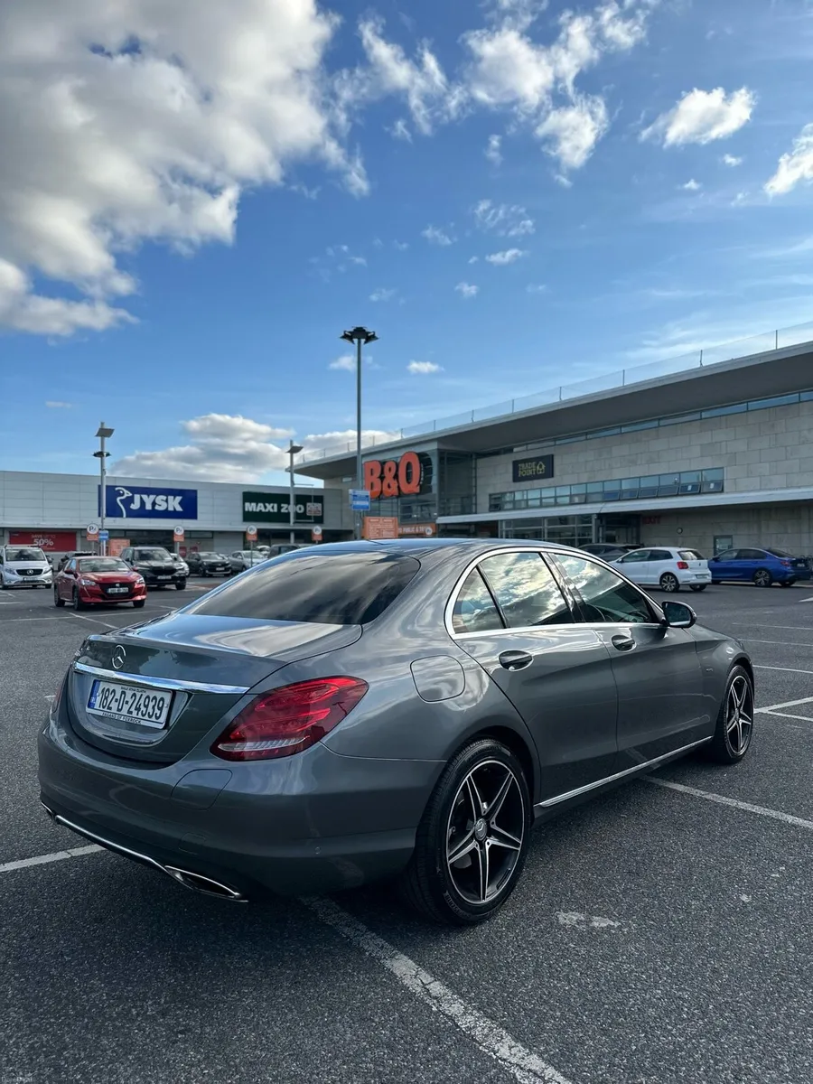 Mercedes- Benz C350e - Image 3