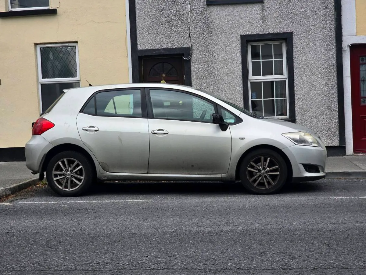 Toyota Auris - Image 1