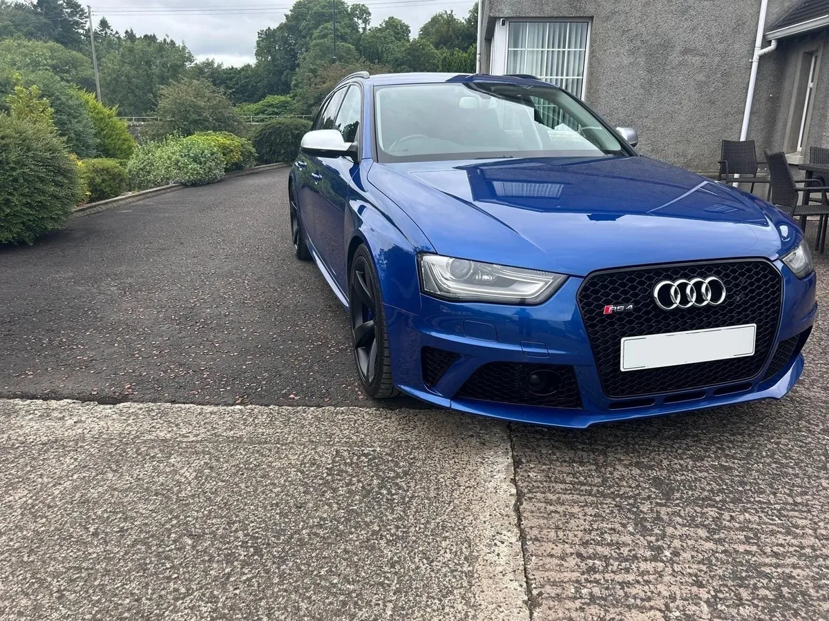 AUDI.  RS4 AVANT FSI QUATTRO - Image 1