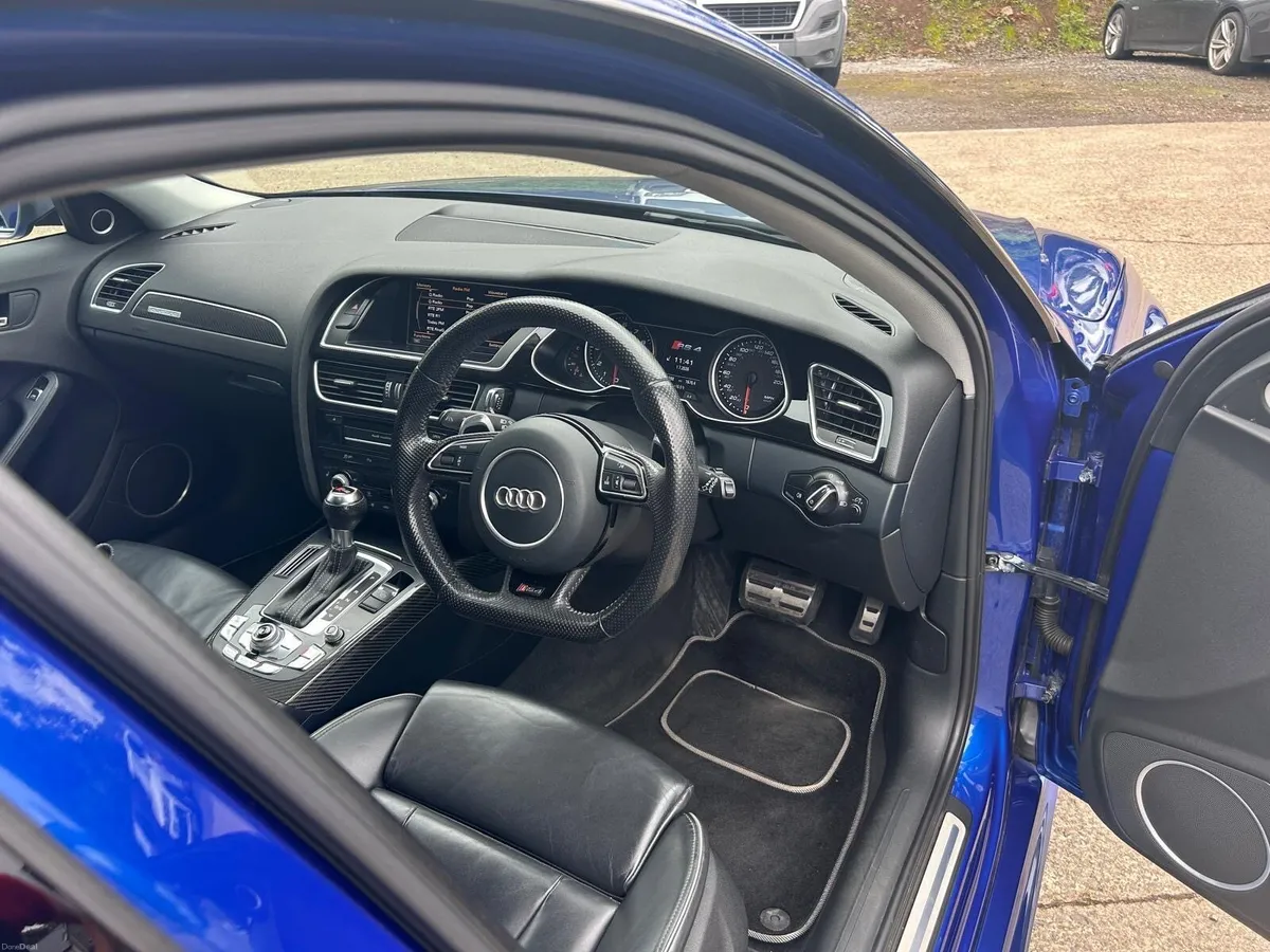 AUDI.  RS4 AVANT FSI QUATTRO - Image 6