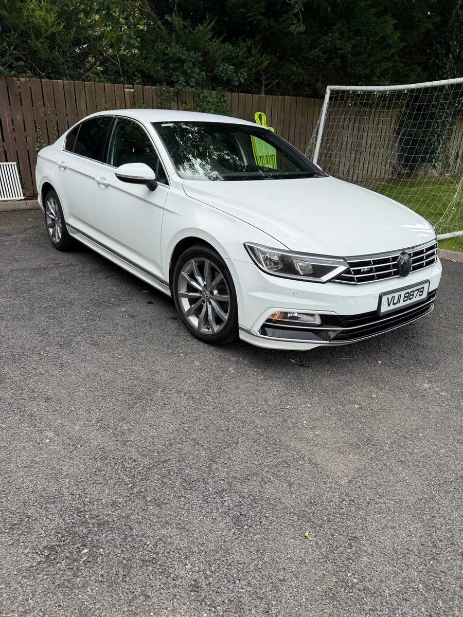 2016 Passat R-Line 2.0 Diesel - Image 2