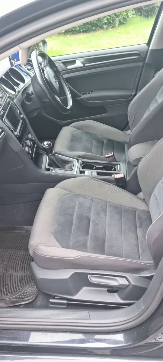 2016 Volkswagen Golf 2.0 TDI BLUEMOTION - Image 4