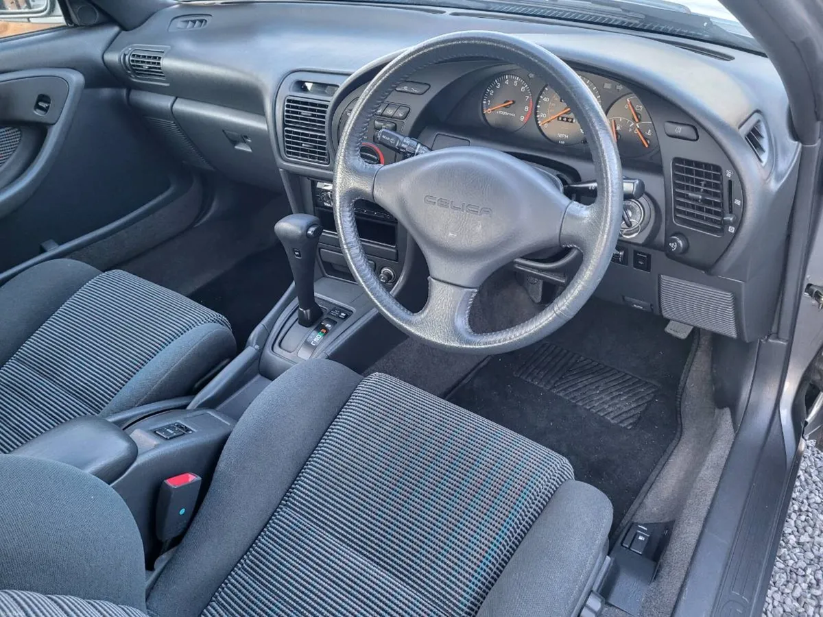 TOYOTA CELICA 1992. AUTOMATIC.  ONLY 54000 MILES - Image 3