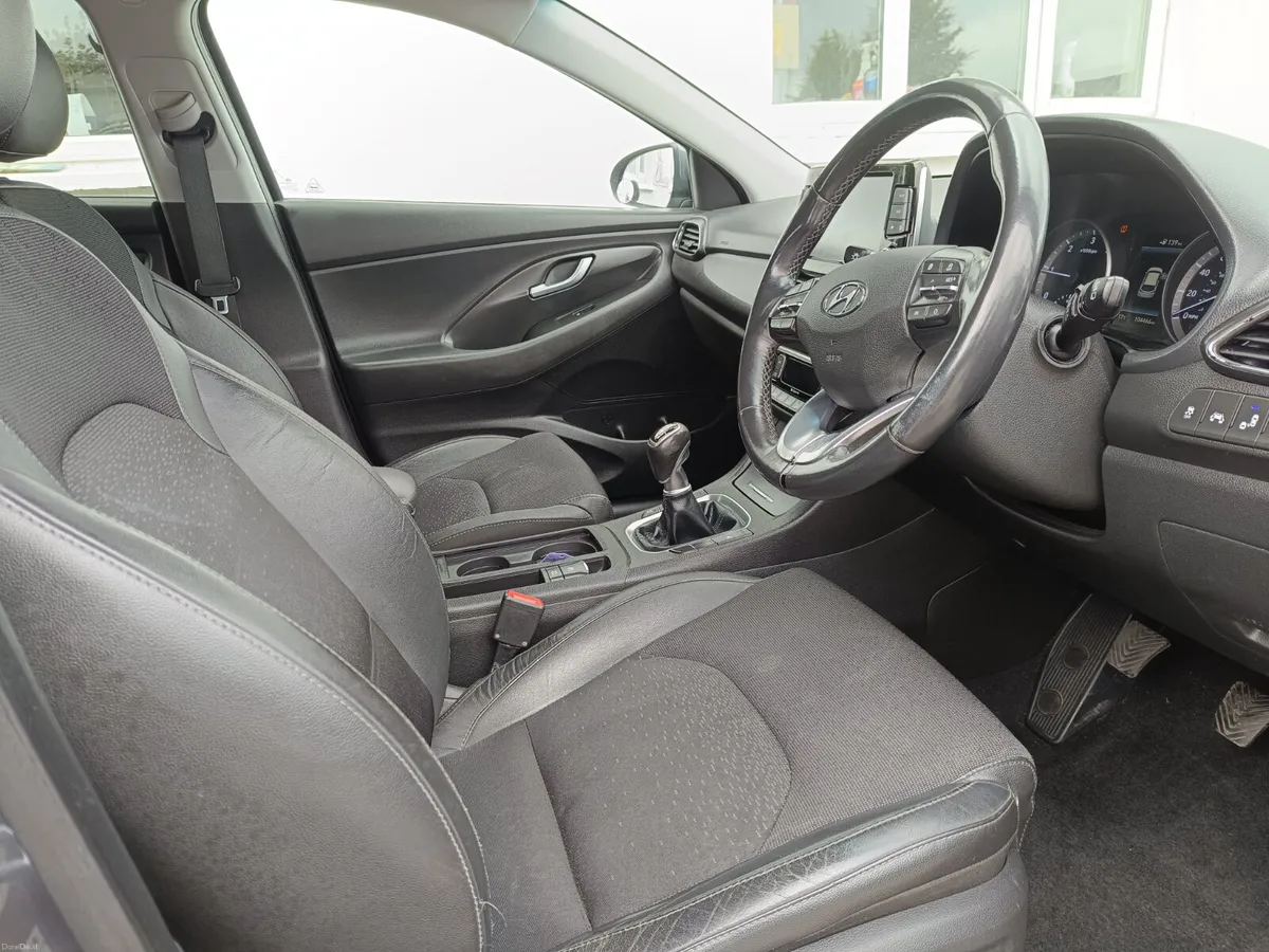 Hyundai i30 2017 - Image 2
