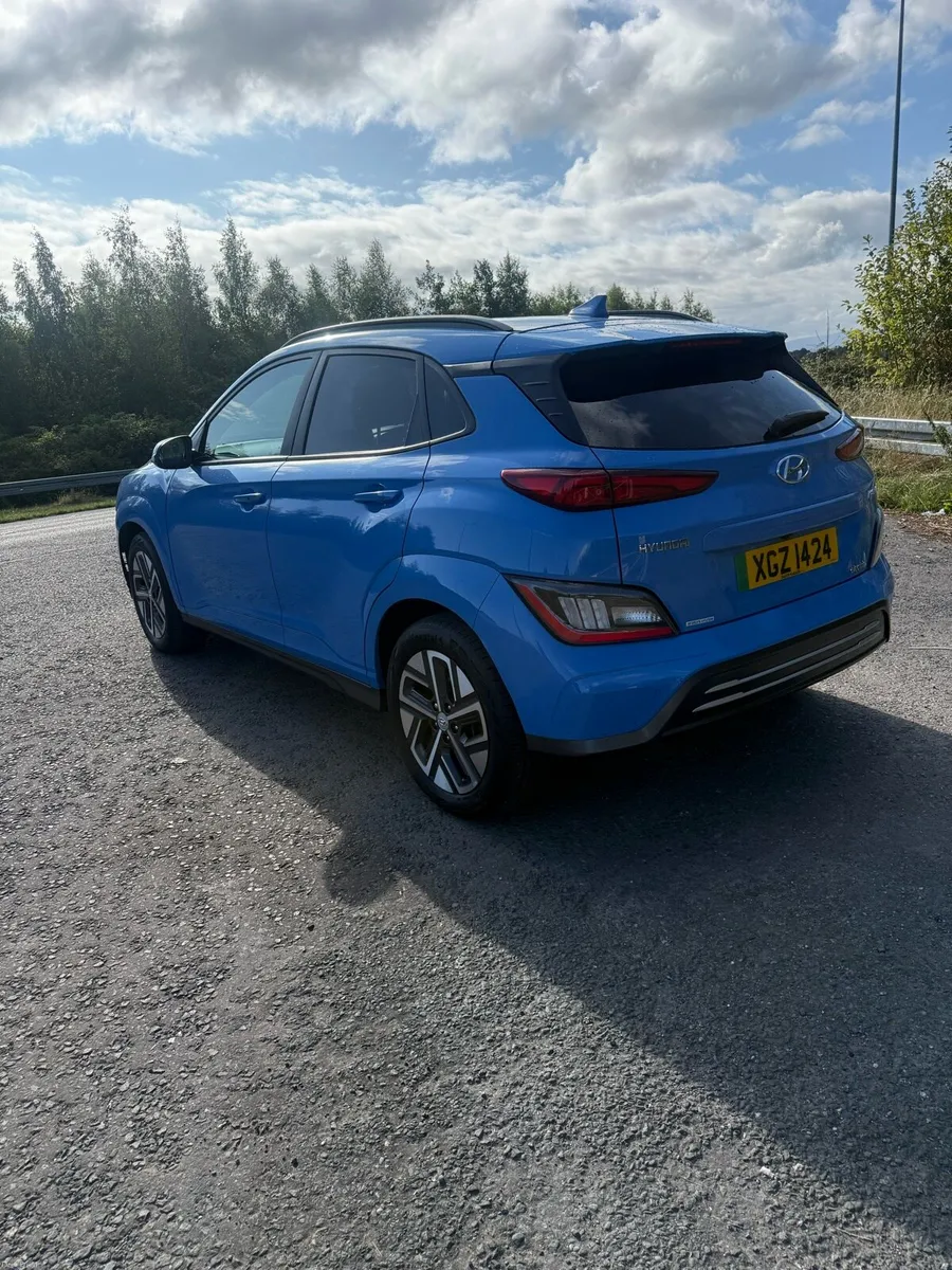 Hyundai kona EV premium 2022 64kw h long range - Image 5