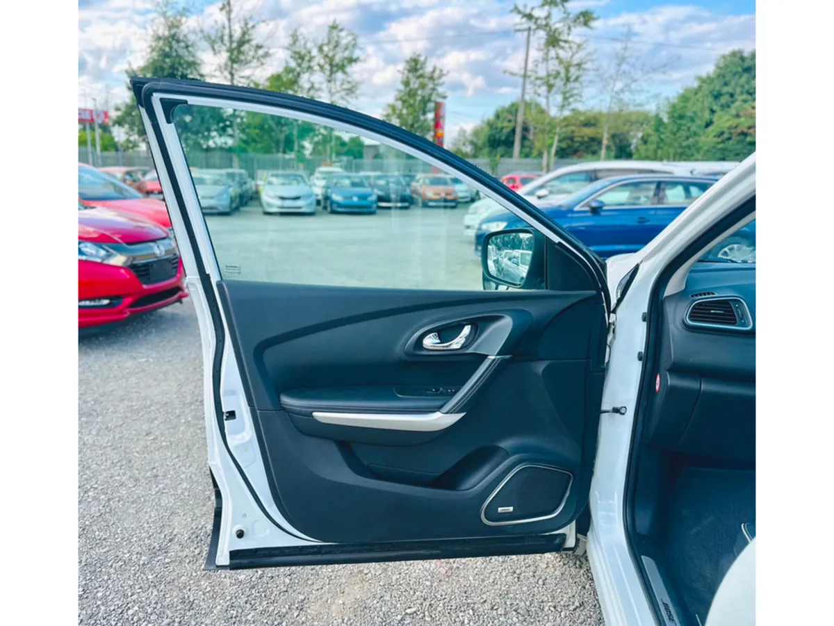 Renault Kadjar BOSE 1.2L Petrol Automatic - Low mi - Image 6