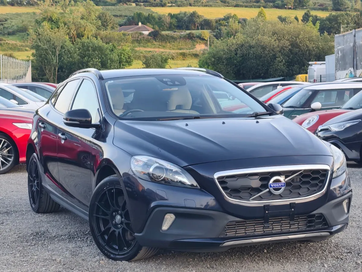 Volvo V40 2.0L Diesel D4 - Automatic - Low mileage - Image 1