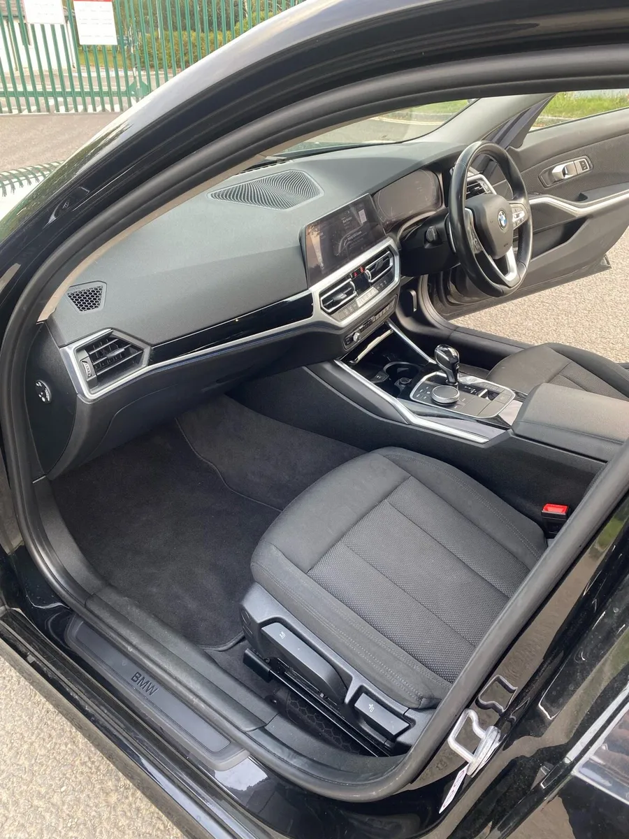 BMW 3 Series 330e M Sport Plug-In Hybrid Auto - Image 6