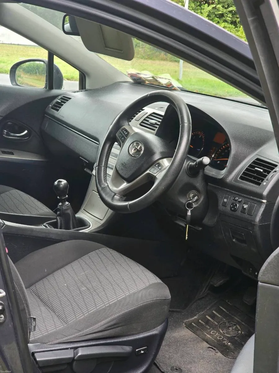 TOYOTA AVENSIS MANUAL 2.L DIESEL NCT 09 27 NO SWAP - Image 4