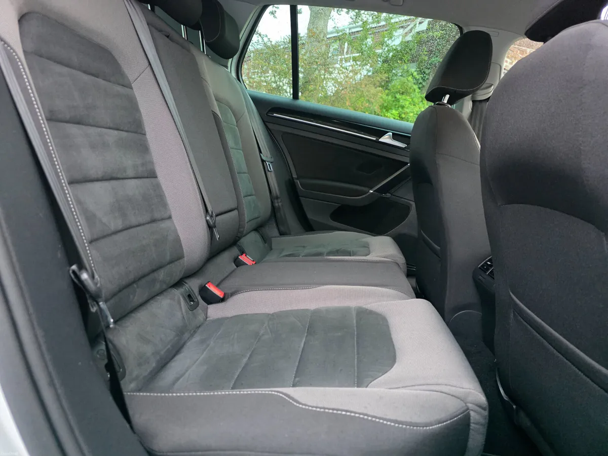 Volkswagen Golf R-Line Petrol Manual 2018 - Image 6