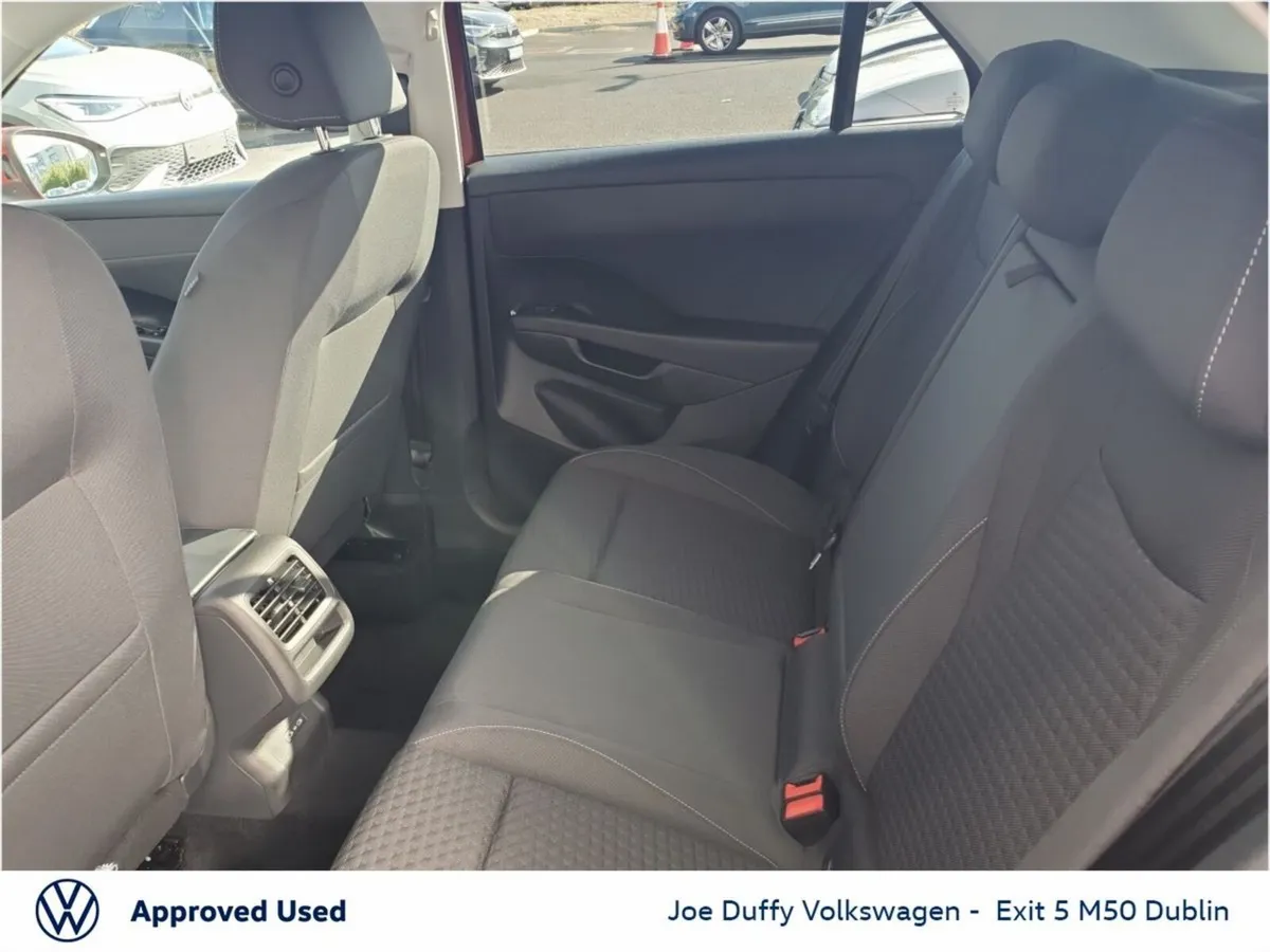 Volkswagen T-Roc LIFE 1.5TSI 116HP MHEV AUTO New R - Image 6