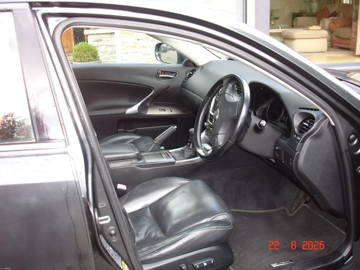 Lexus IS 2010 - Image 4