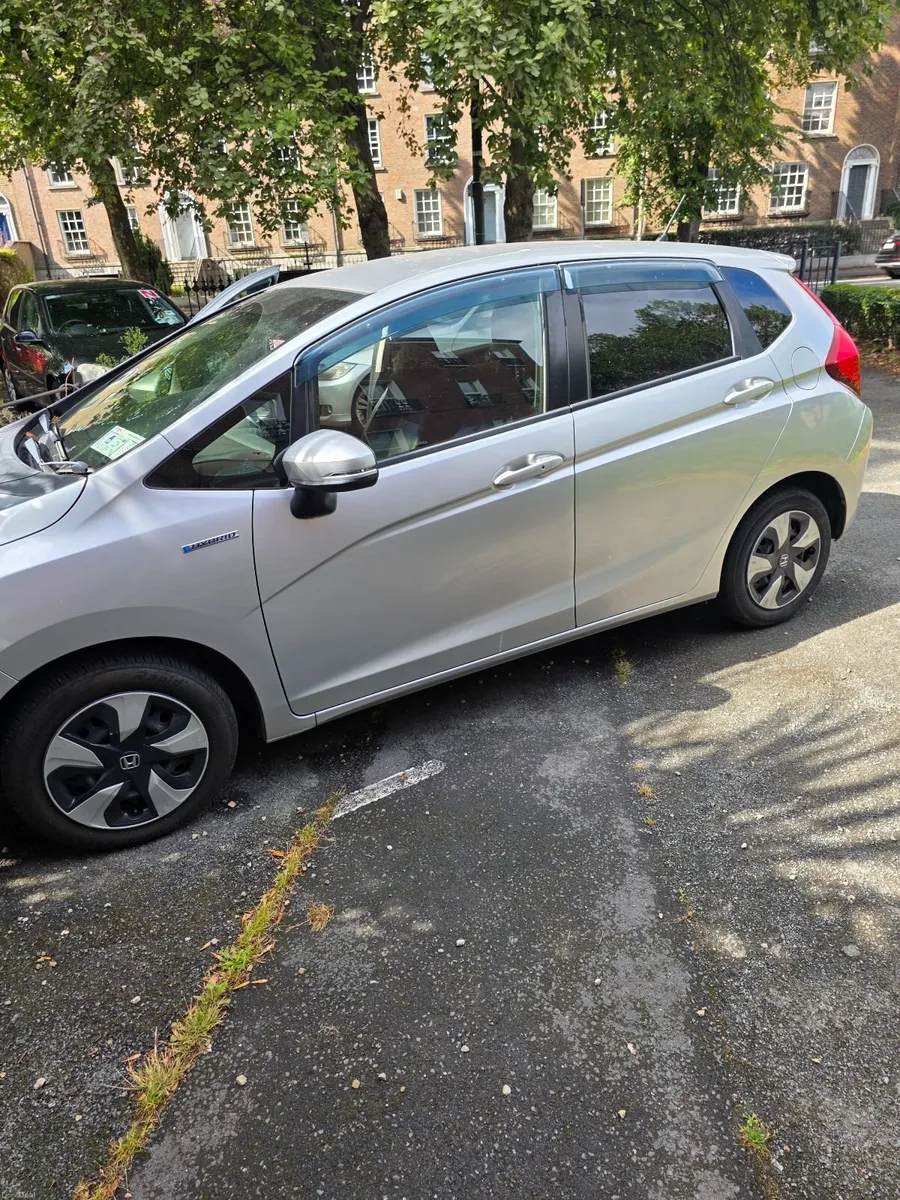 Honda Fit 2017 - Image 2