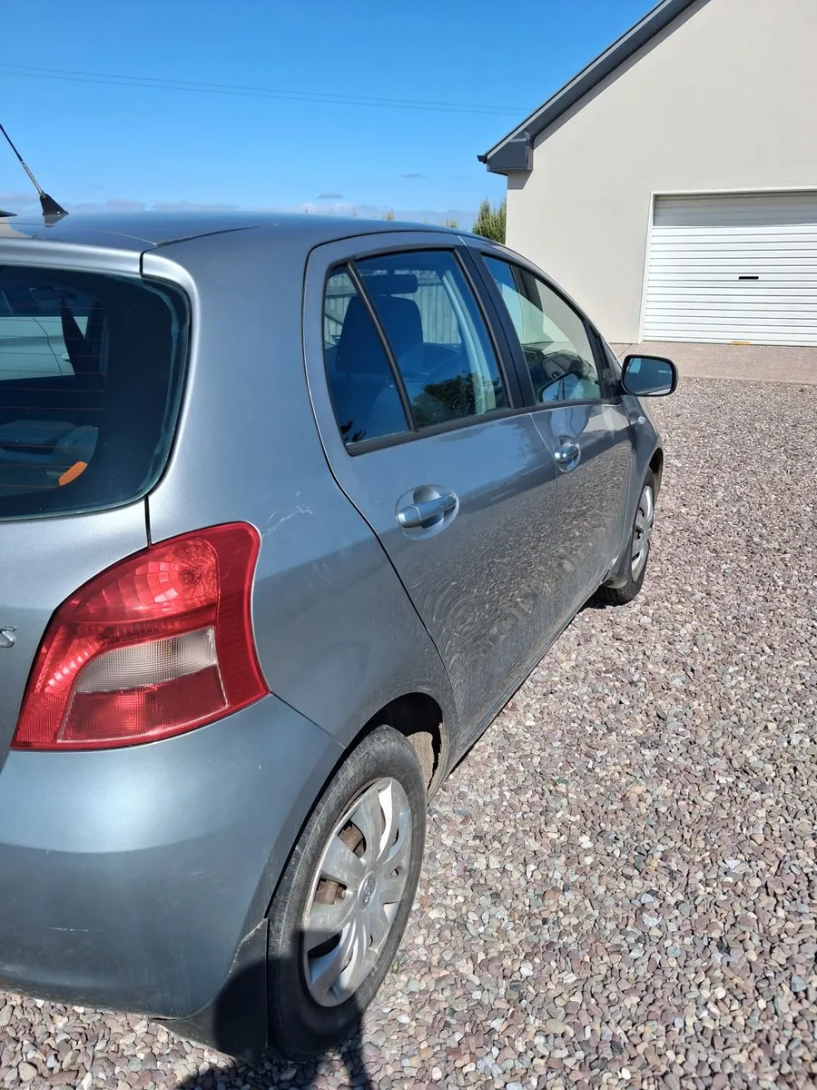 Toyota Yaris 2007 - Image 4