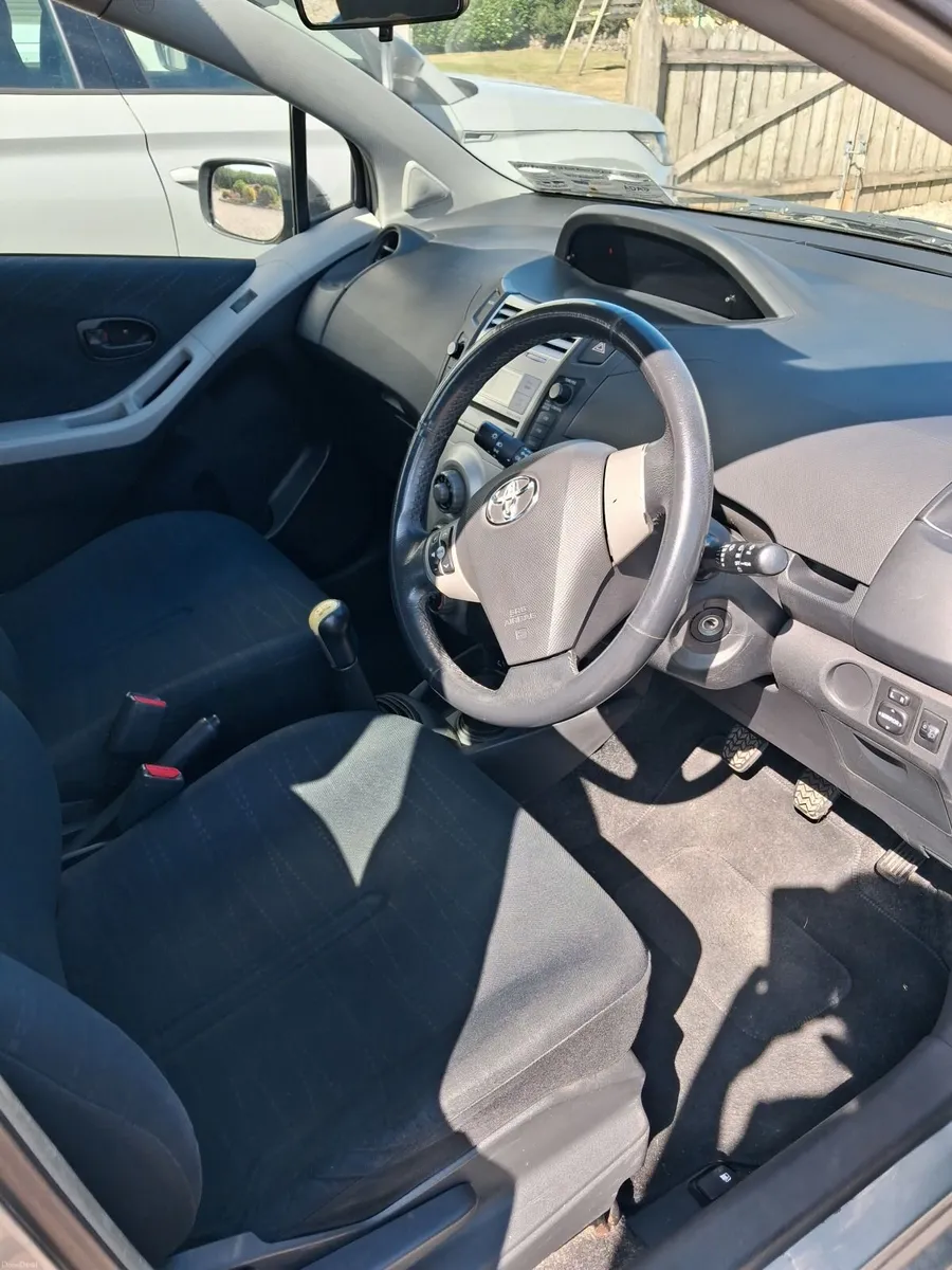 Toyota Yaris 2007 - Image 2