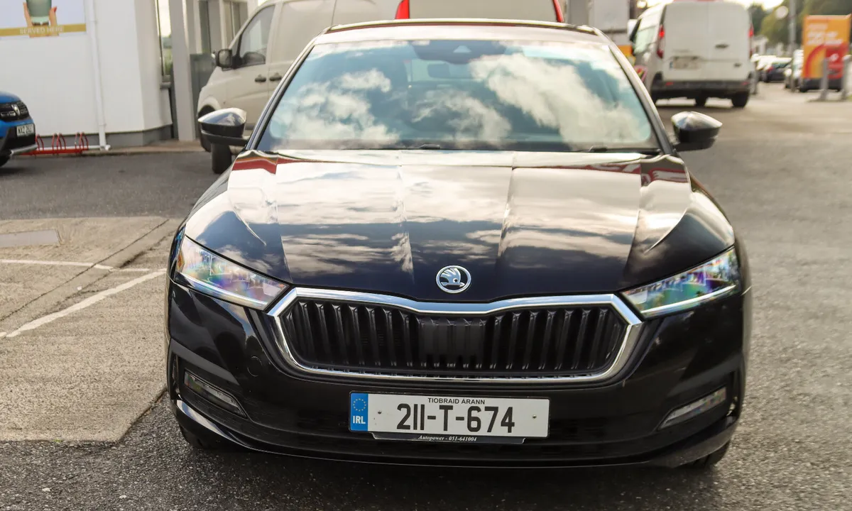 2021 Skoda Octavia  2.0 Diesel Ambition Hatchback - Image 2